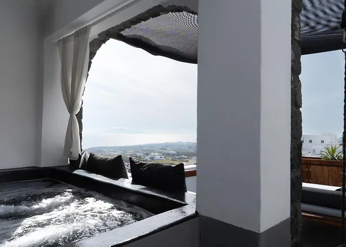 Panda Private Jaccuzi 4* Firostefani